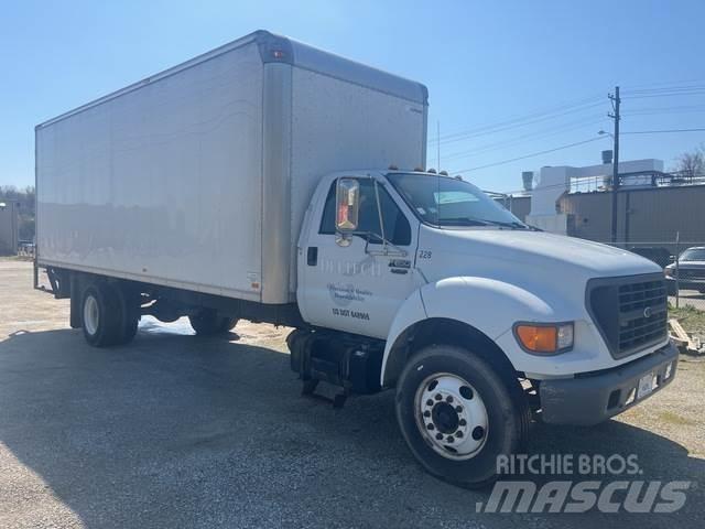 Ford F-650 Sunkvežimiai su dengtu kėbulu
