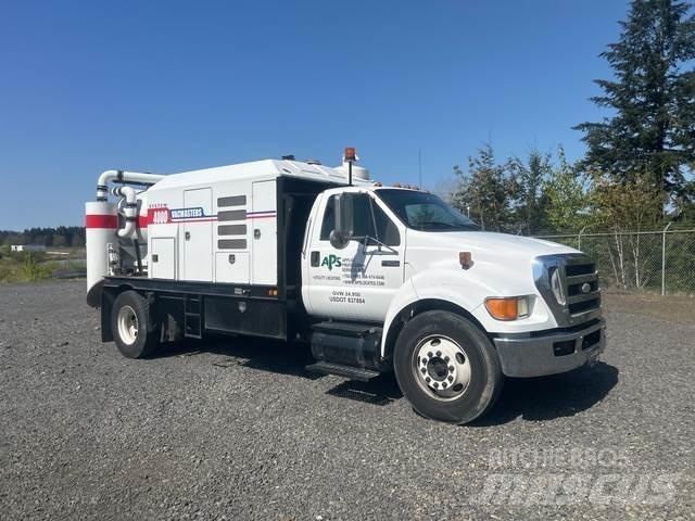 Ford F-650 Vikšriniai ekskavatoriai