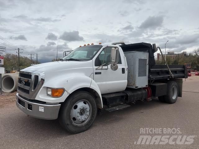 Ford F-650 Savivarčių priekabų vilkikai