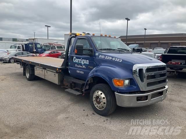 Ford F-650 Pagalbos kelyje automobiliai