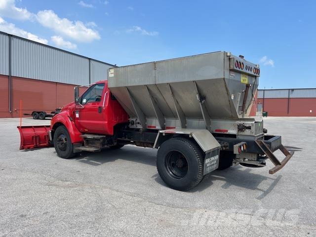 Ford F-650 Sniego peiliai ir valytuvai