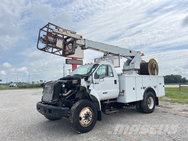 Ford F-650 Ant vilkikų montuojamos kėlimo platformos