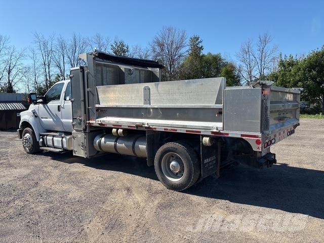 Ford F-650 Savivarčių priekabų vilkikai