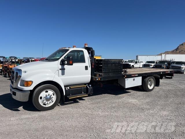 Ford F-650 Pagalbos kelyje automobiliai