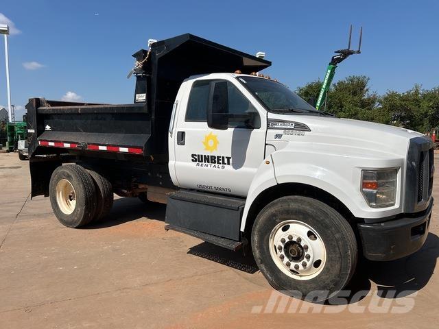 Ford F-650 Savivarčių priekabų vilkikai