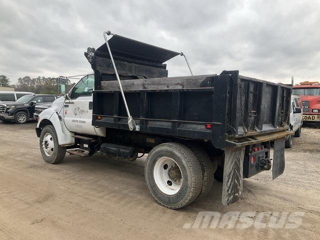 Ford F-650 Savivarčių priekabų vilkikai