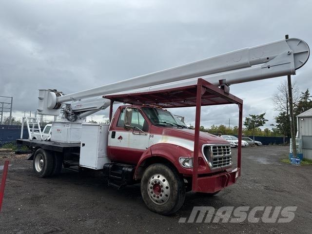 Ford F-750 Ant vilkikų montuojamos kėlimo platformos