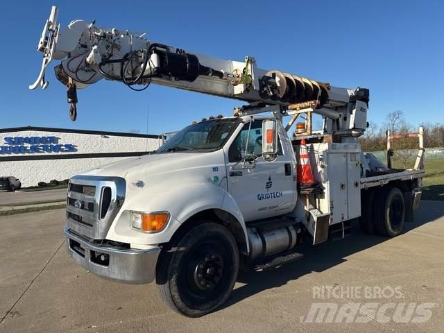 Ford F-750 Mobilūs gręžimo bokštiniai sunkvežimiai