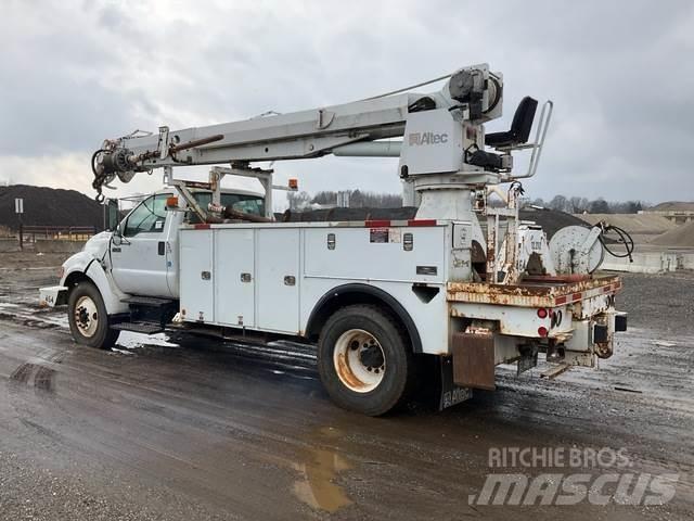 Ford F-750 Mobilūs gręžimo bokštiniai sunkvežimiai