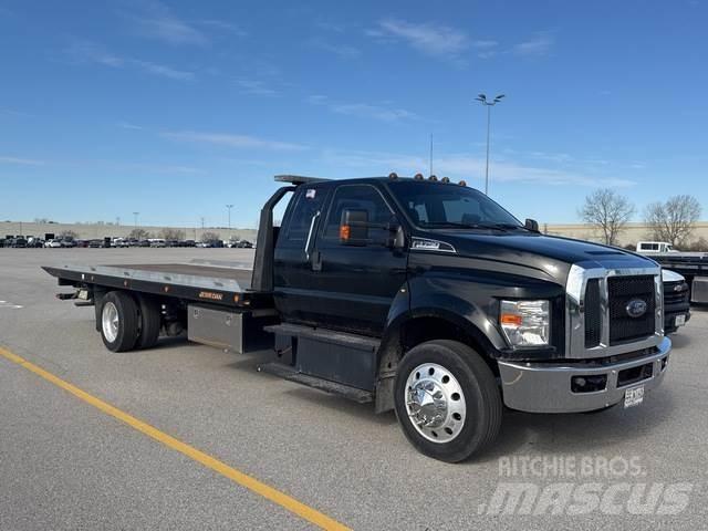 Ford F-750 Pagalbos kelyje automobiliai