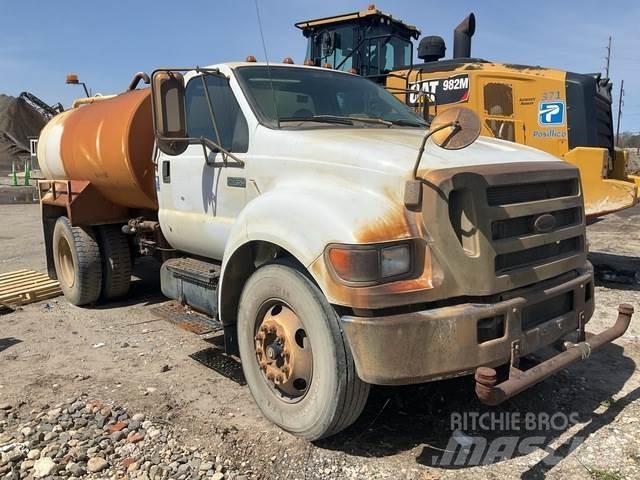 Ford F-750 Vandens sunkvežimiai