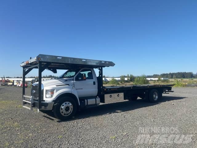 Ford F-750 Pagalbos kelyje automobiliai
