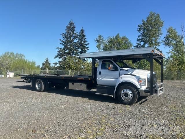 Ford F-750 Pagalbos kelyje automobiliai