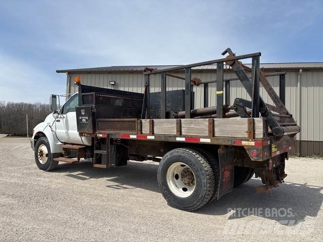 Ford F-750 Statyba - Kita