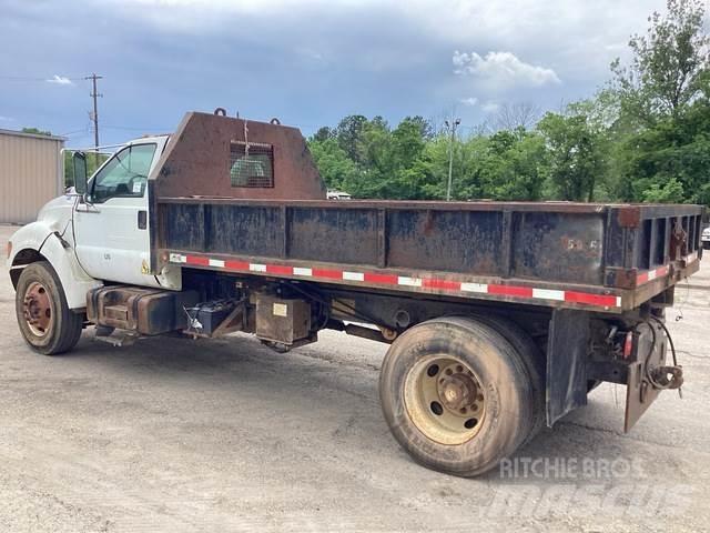 Ford F-750 Savivarčių priekabų vilkikai
