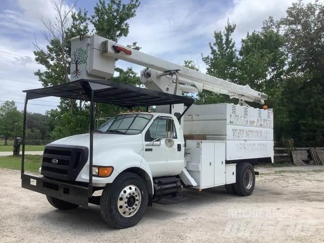 Ford F-750 Ant vilkikų montuojamos kėlimo platformos