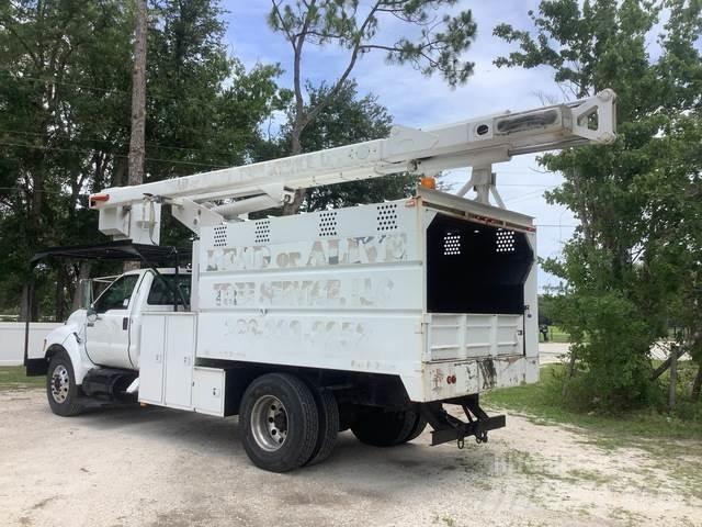 Ford F-750 Ant vilkikų montuojamos kėlimo platformos