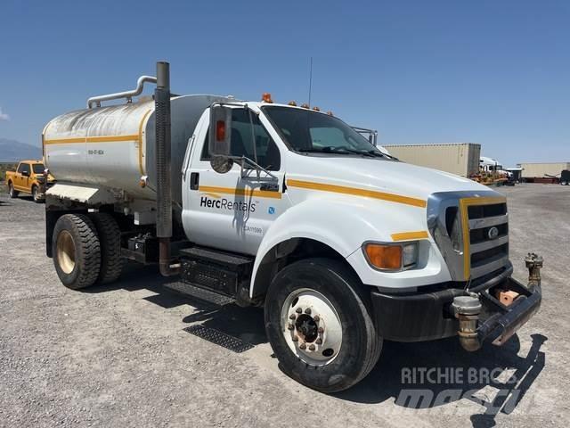 Ford F-750 Vandens sunkvežimiai