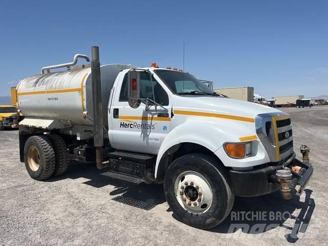 Ford F-750 Vandens sunkvežimiai
