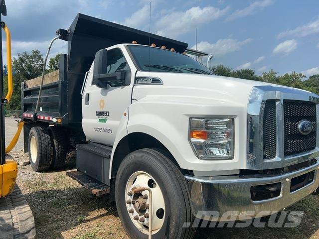 Ford F-750 Savivarčių priekabų vilkikai