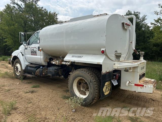 Ford F-750 Vandens sunkvežimiai