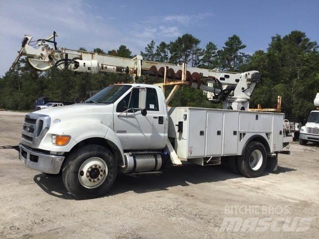 Ford F-750 Mobilūs gręžimo bokštiniai sunkvežimiai