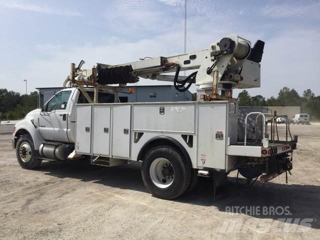 Ford F-750 Mobilūs gręžimo bokštiniai sunkvežimiai