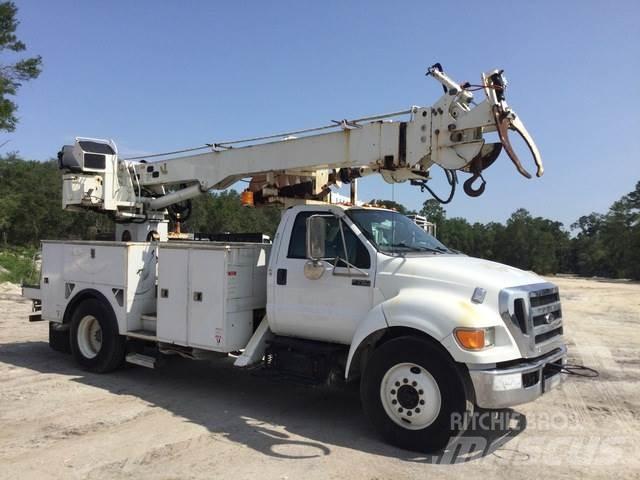Ford F-750 Mobilūs gręžimo bokštiniai sunkvežimiai