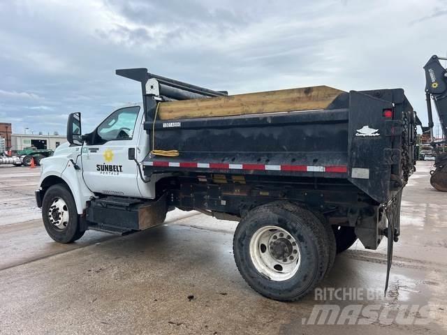 Ford F-750 Savivarčių priekabų vilkikai
