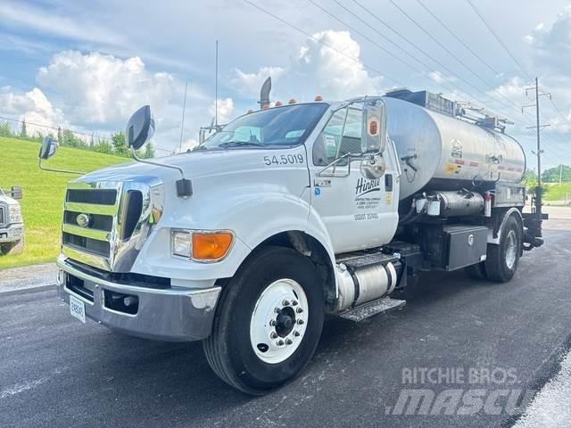 Ford F-750 Betonvežiai