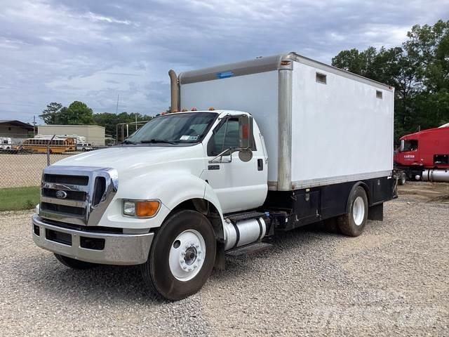 Ford F-750 Statyba - Kita