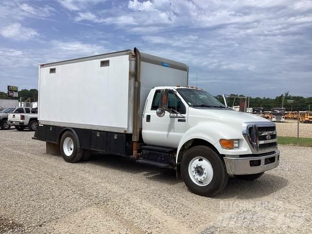 Ford F-750 Statyba - Kita