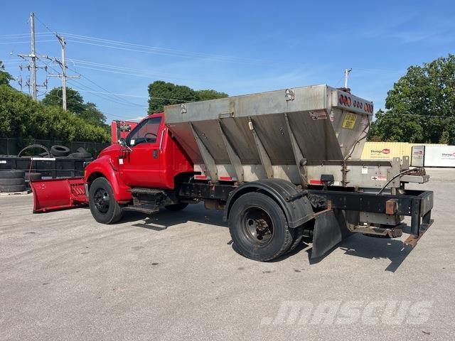 Ford F-750 Sniego peiliai ir valytuvai