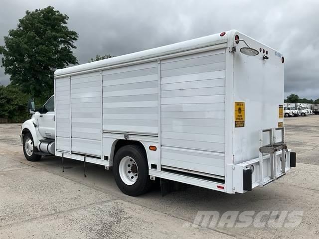 Ford F-750 Gėrimų tiekimo sunkvežimiai