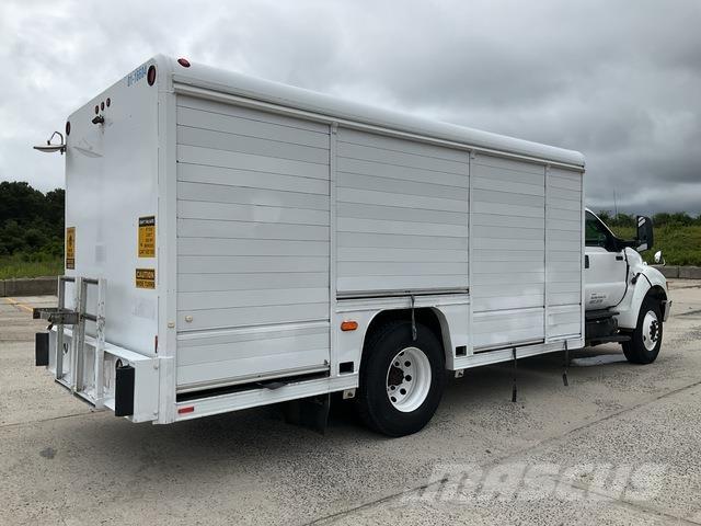 Ford F-750 Gėrimų tiekimo sunkvežimiai