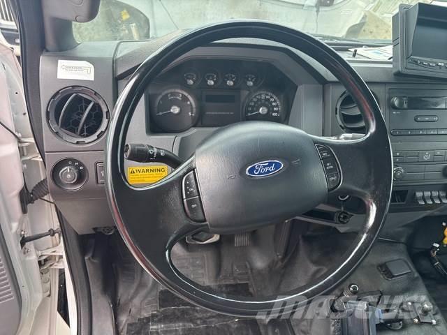 Ford F-750 Gėrimų tiekimo sunkvežimiai
