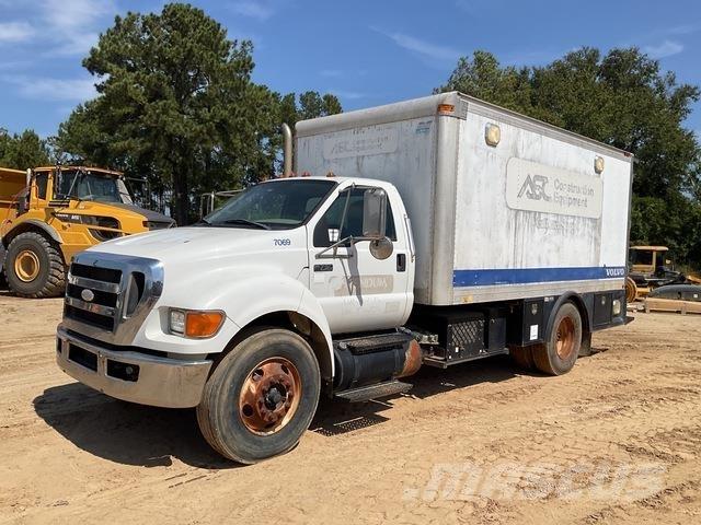 Ford F-750 Automobilinės cisternos