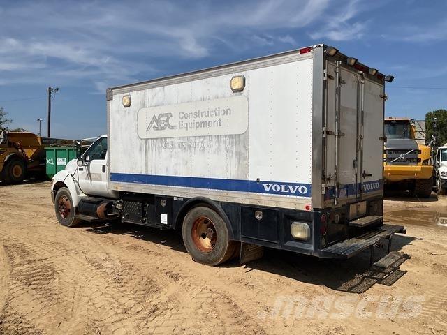 Ford F-750 Automobilinės cisternos