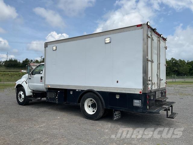 Ford F-750 Statyba - Kita
