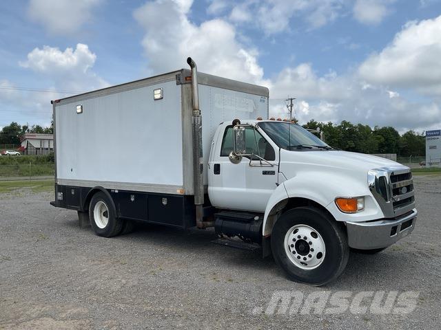 Ford F-750 Statyba - Kita