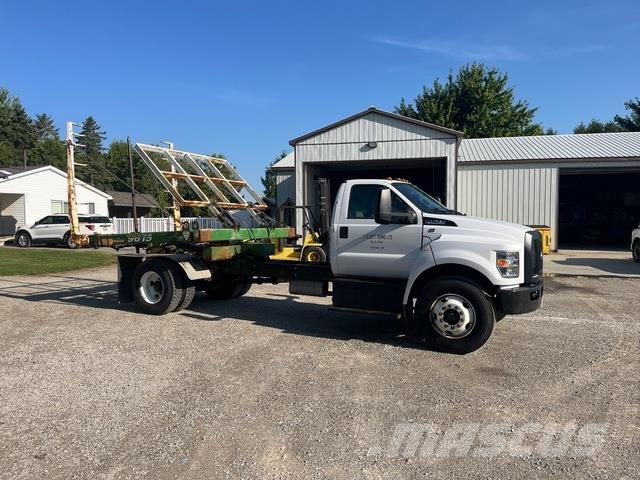 Ford F-750 Kabinos ir salonai