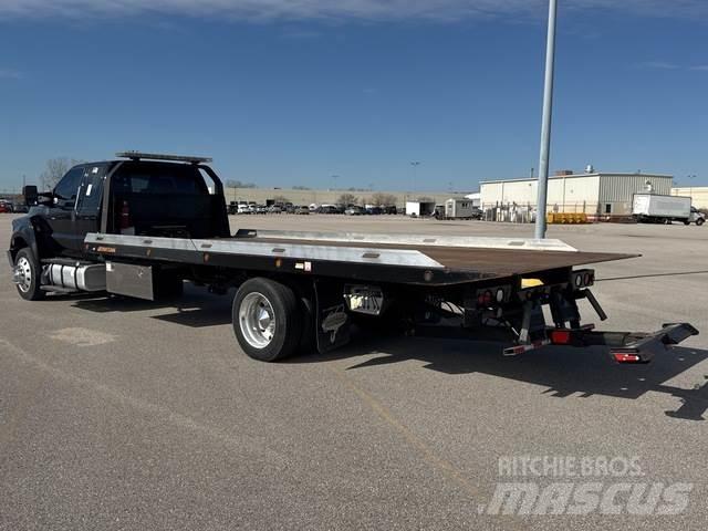 Ford F-750 Pagalbos kelyje automobiliai