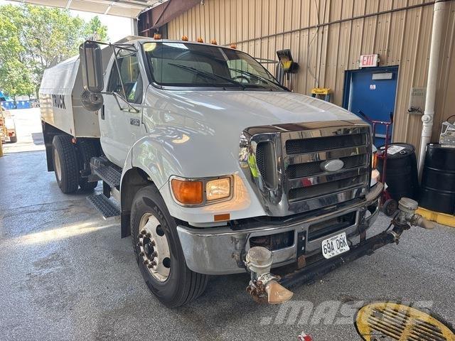 Ford F-750 Vandens sunkvežimiai