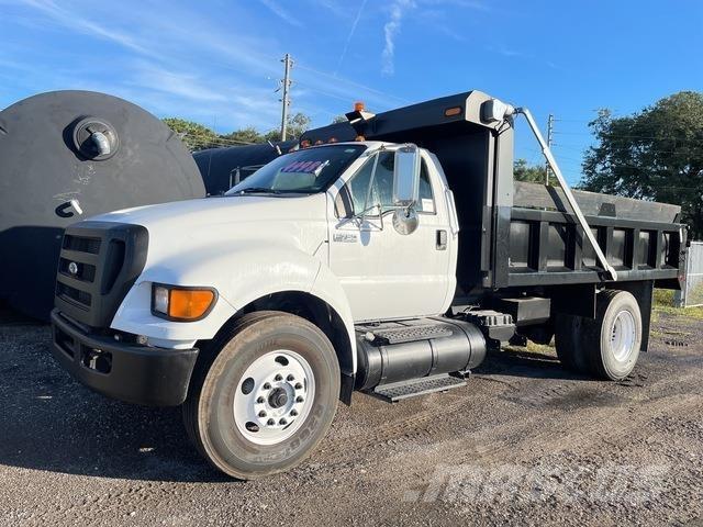 Ford F-750 Savivarčių priekabų vilkikai