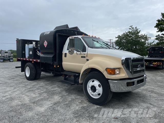 Ford F-750 Automobilinės cisternos