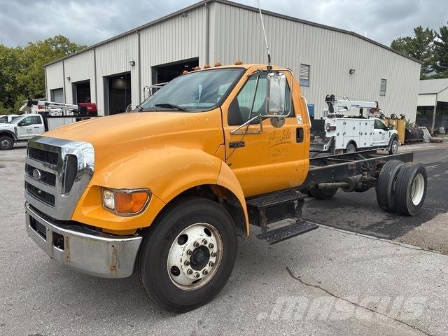 Ford F-750 Kabinos ir salonai