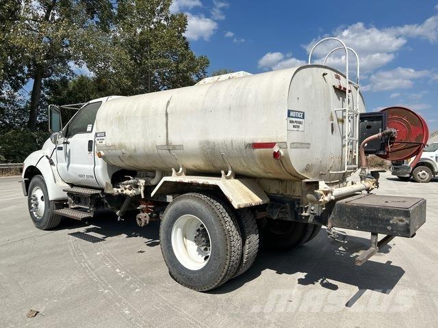 Ford F-750 Vandens sunkvežimiai