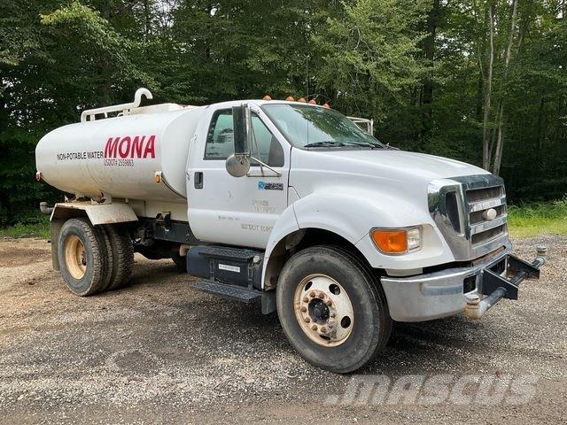 Ford F-750 Vandens sunkvežimiai