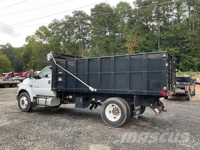 Ford F-750 Savivarčių priekabų vilkikai