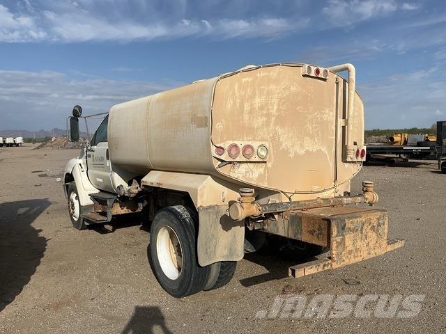 Ford F-750 Vandens sunkvežimiai